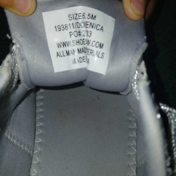 Air Underground Sparkly silver size 6.5 shoes - Picture 3 of 4